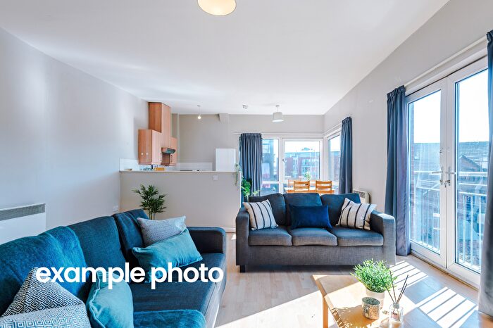 2 Bedroom Property To Rent In Flat, Mayfair Court, Manchester, M14