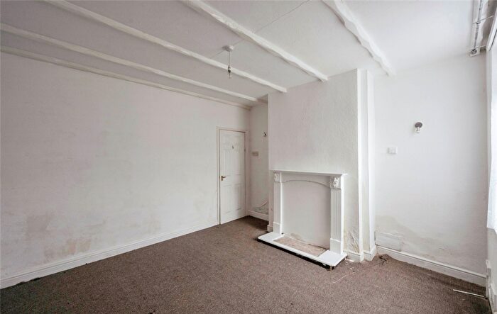 3 Bedroom Terraced House For Sale In Queens Road, Carcroft, Doncaster, DN6