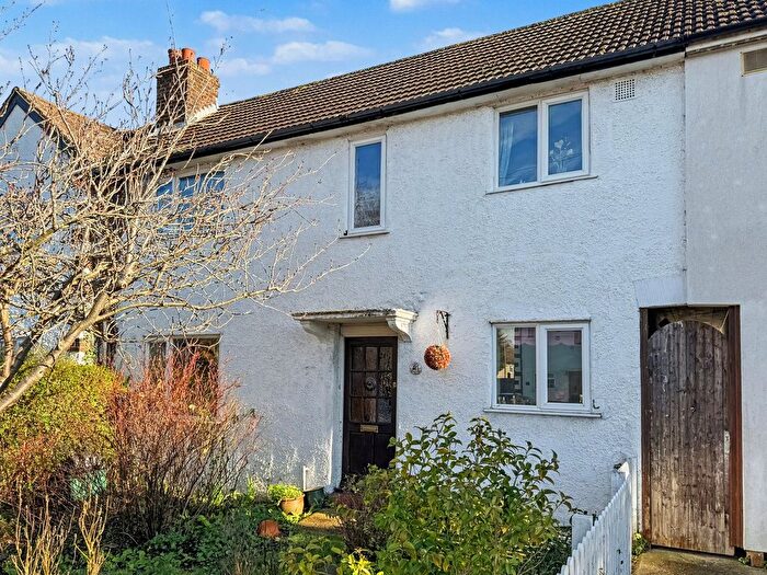 3 Bedroom Terraced House For Sale In Holbrook Way, Bromley, BR2