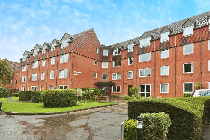 1 Bedroom Flat For Sale In River View Road, Southampton, Hampshire, SO18