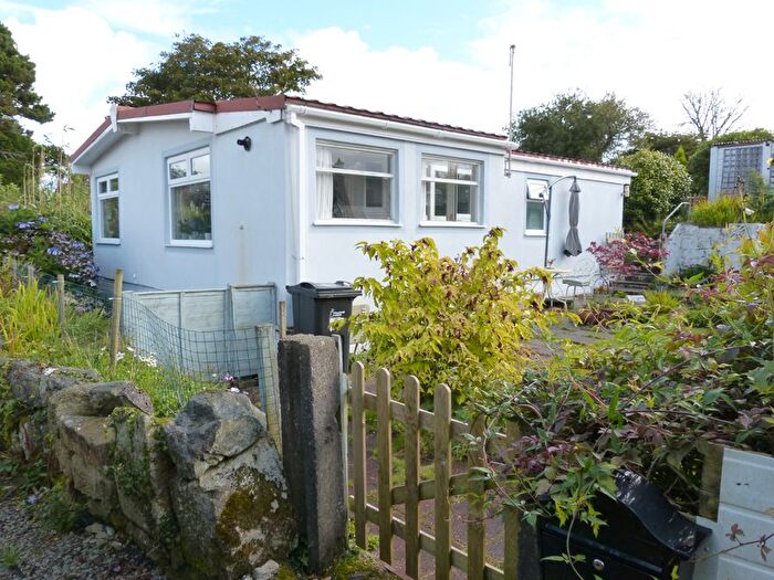 2 Bedroom Park Home For Sale In South Walk, St Dennis, PL26
