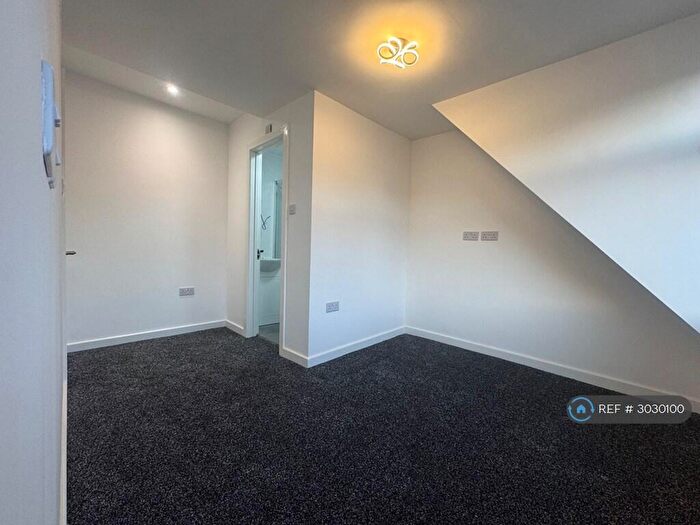 1 Bedroom Flat To Rent In Crossways Road, Mitcham, CR4