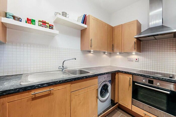 2 Bedroom Flat To Rent In East Dulwich Road, East Dulwich, London, SE22