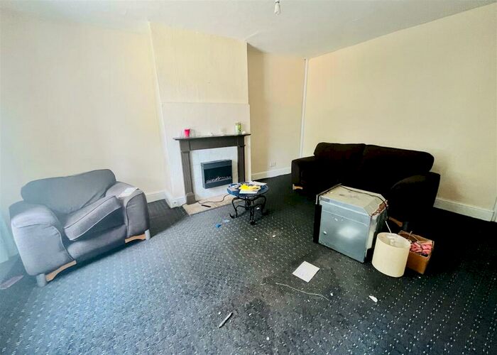 2 Bedroom Terraced House For Sale In Whitegate Road, Newsome, Huddersfield, HD4