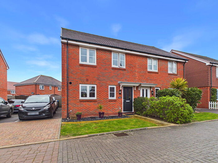 3 Bedroom Semi-Detached House For Sale In Daisy Road, Worthing, BN13