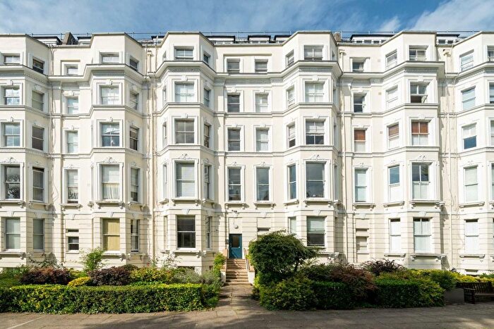 1 Bedroom Flat For Sale In Colville Gardens, Notting Hill, W11