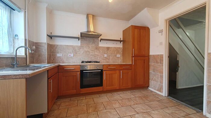 3 Bedroom Semi Detached House To Rent In Bryncelyn, Pentwyn, Cardiff, CF23