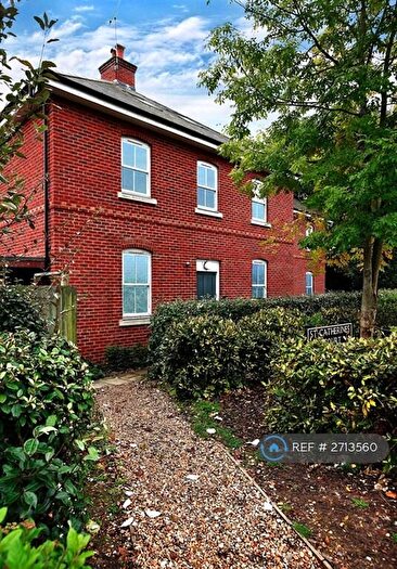 4 Bedroom Flat To Rent In Barfield Close, Winchester, SO23