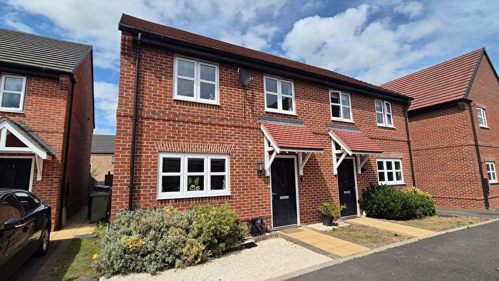 3 Bedroom Semi-Detached House For Sale In Cox Crescent, Long Itchington, CV47