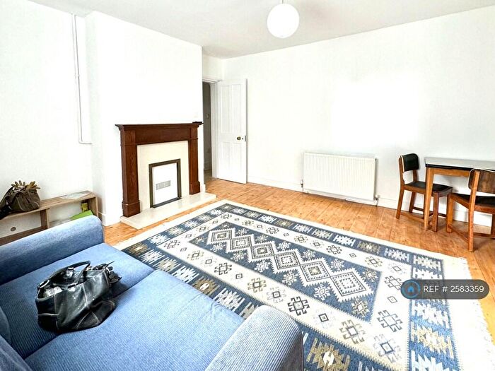 2 Bedroom Flat To Rent In Stoke Newington, London, N16