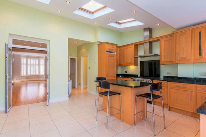 5 Bedroom Property To Rent In Elborough Street, Southfields, London, SW18