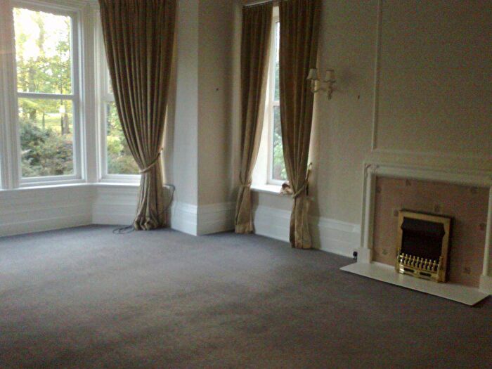 2 Bedroom Property To Rent In Otley Road, Leeds, LS16