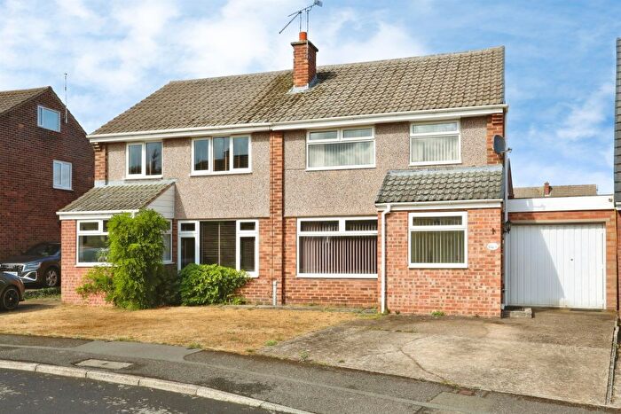 3 Bedroom Semi-Detached House For Sale In Leeds Avenue, North Anston, Sheffield, S25