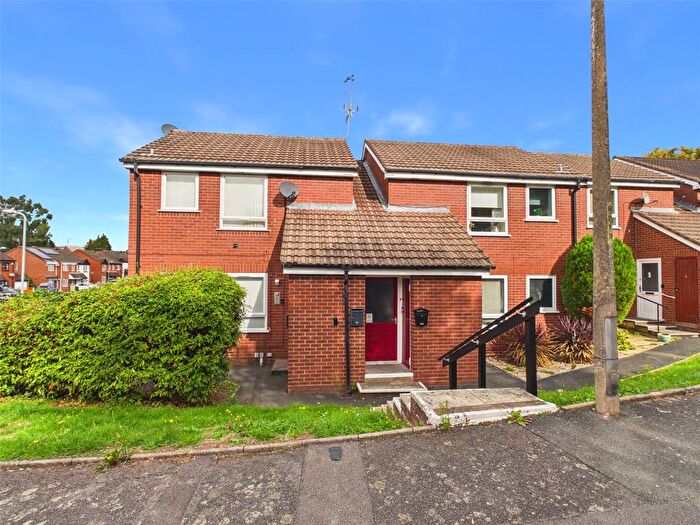 1 Bedroom Flat For Sale In Hamble Close, Worcester, Worcestershire, WR5