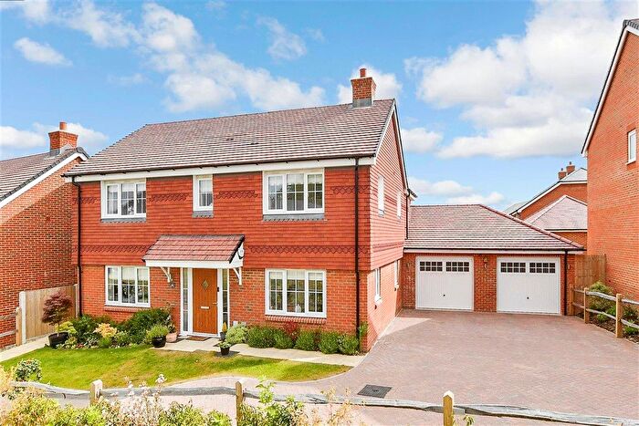 4 Bedroom Detached House For Sale In Springett Close, Thakeham, Pulborough, West Sussex, RH20