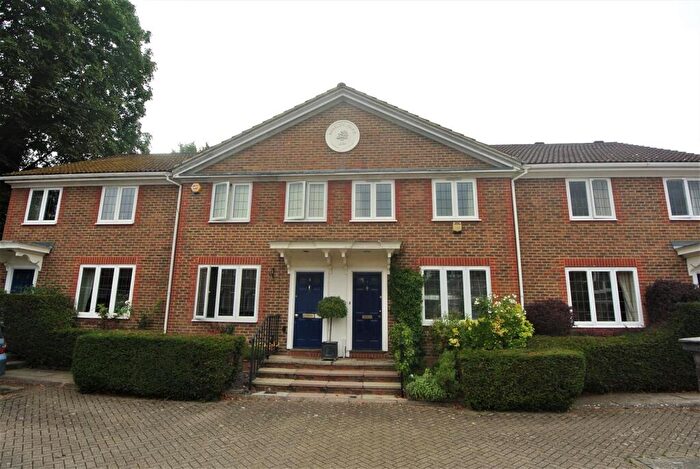 3 Bedroom Terraced House To Rent In Weybridge, KT13