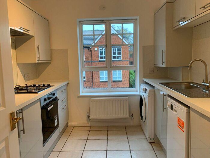 2 Bedroom Flat To Rent In The Nurseries, Cliftonville. Northampton, NN1