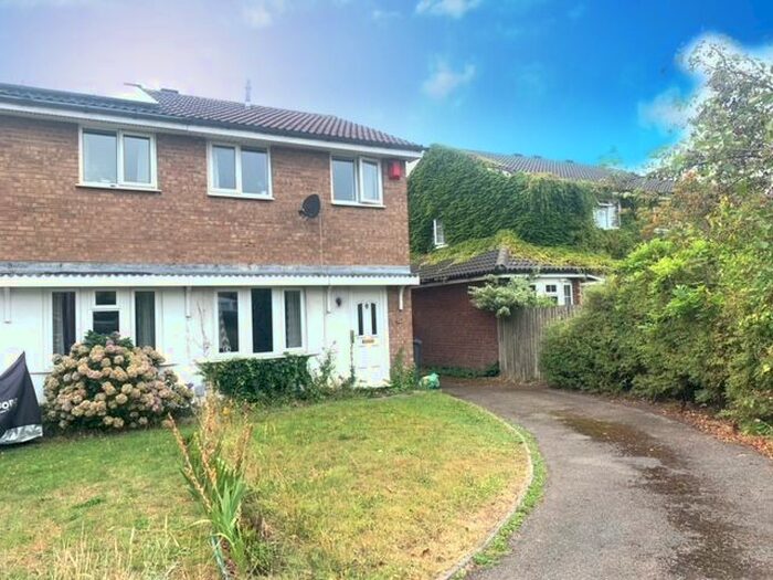 2 Bedroom Property To Rent In Craiglee Drive, Cardiff, CF10