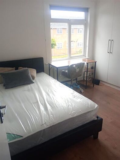 5 Bedroom Maisonette To Rent In St. Judes Road, Englefield Green, Egham, TW20