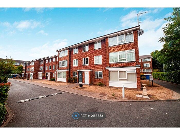 2 Bedroom Flat To Rent In St. James Road, Sutton, SM1