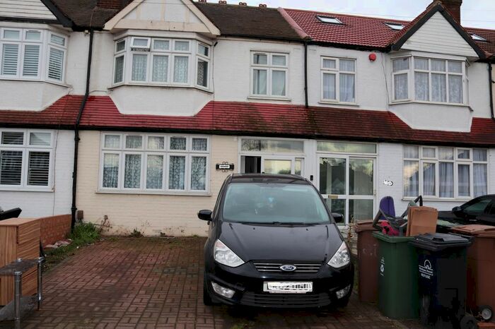 3 Bedroom Terraced House To Rent In Hall Lane, London, E4