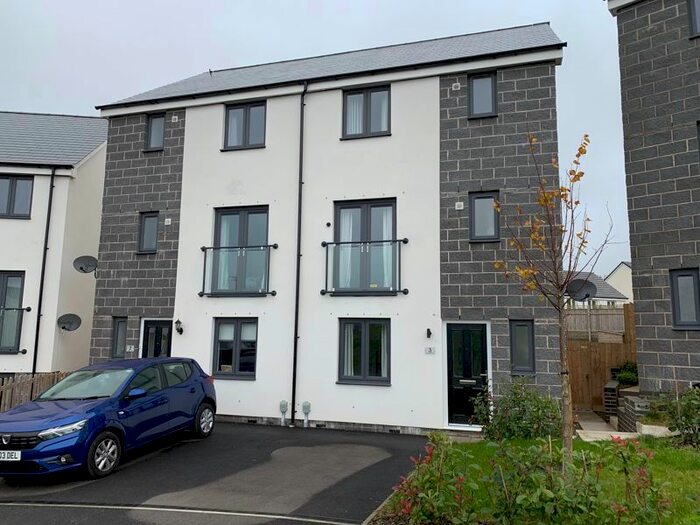 4 Bedroom Semi-Detached House To Rent In Audley Drive, Bodmin, PL31