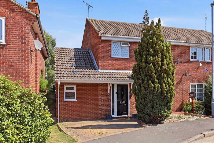 3 Bedroom Semi Detached House For Sale In Goldhanger Close, Rayleigh, SS6