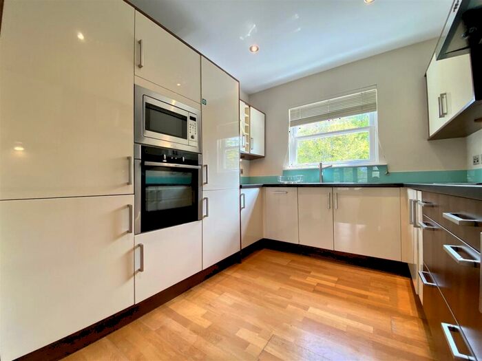 2 Bedroom Flat For Sale In Church Tower View, Huddersfield, HD3
