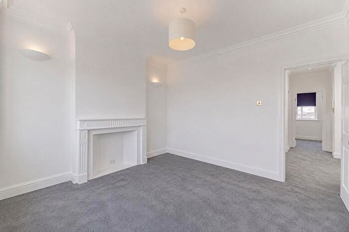 2 Bedroom Flat To Rent In New Cavendish Street, Marylebone, London, W1W
