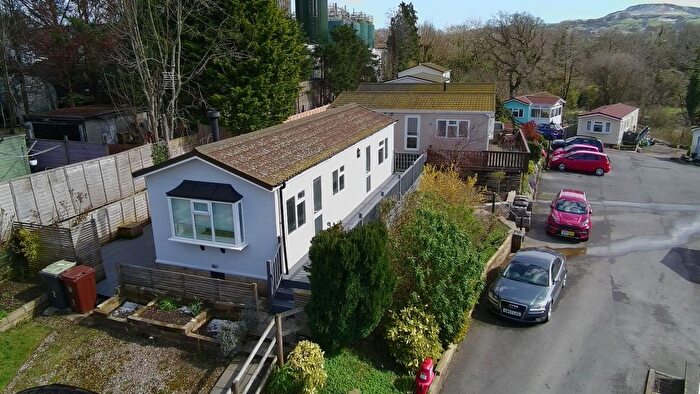 2 Bedroom Mobile/park Home For Sale In Whaley Bridge, Tunstead Milton, SK23