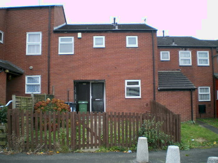 3 Bedroom Semi-Detached House To Rent In Cross Ingram Road, Leeds, LS11