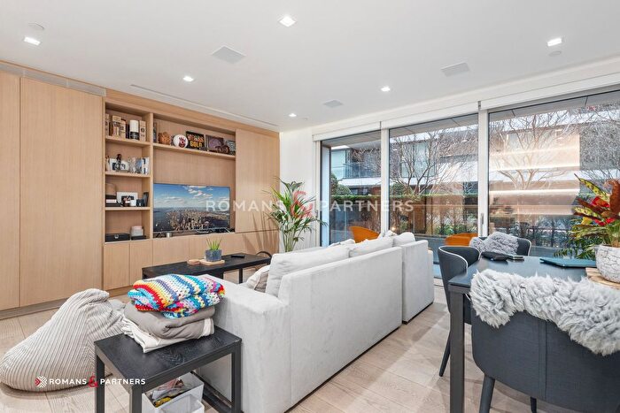 2 Bedroom Flat To Rent In Tudor House, One Tower Bridge, SE1