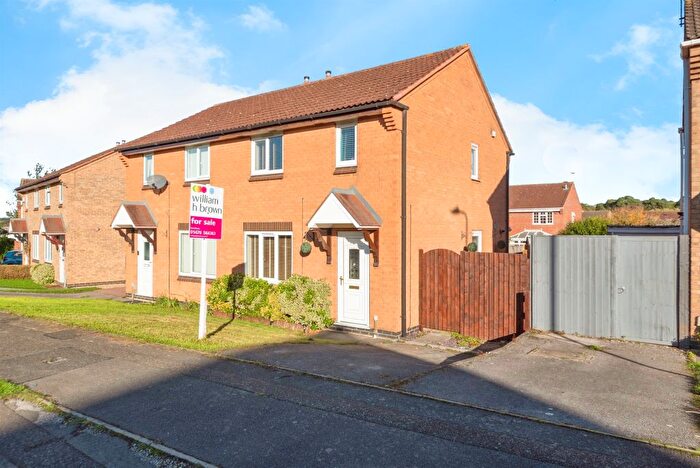 3 Bedroom Semi Detached House For Sale In Sunningdale, Grantham, NG31