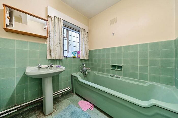 3 Bedroom Detached Bungalow For Sale In Headington, Oxford, OX3