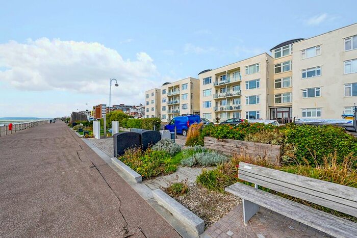 2 Bedroom Flat To Rent In West Parade, Bexhill-On-Sea, TN39