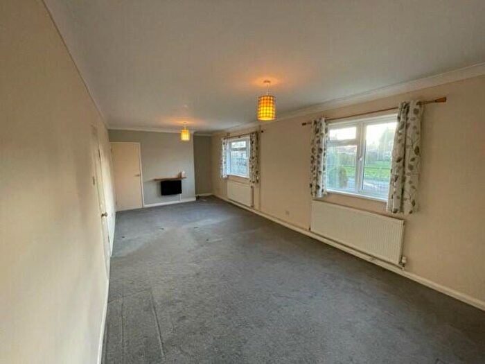 3 Bedroom Semi-Detached House To Rent In Brumby Crescent, LN5