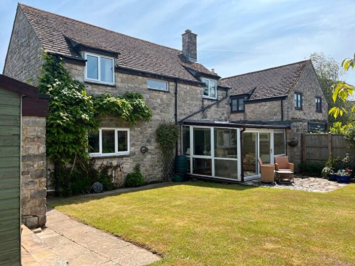 3 Bedroom Link Detached House For Sale In Colletts Close, BH20