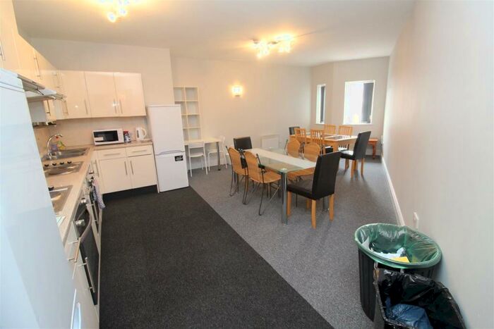 6 Bedroom Flat To Rent In Darran Street, Cardiff, CF24