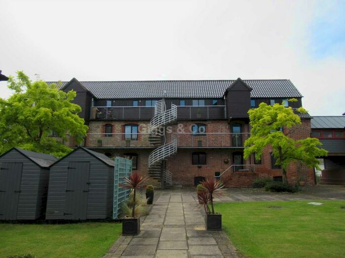 2 Bedroom Apartment To Rent In Buckden, St Neots, PE19