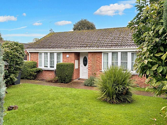 2 Bedroom Detached Bungalow For Sale In Grassington Place, Thatcham, RG19
