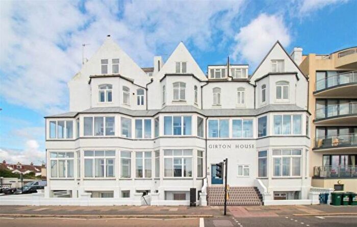 2 Bedroom Apartment To Rent In Kingsway, Hove, BN3