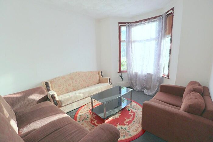 4 Bedroom Terraced House To Rent In Worsley Road, London, E11