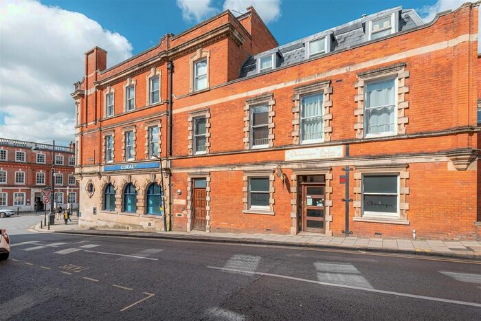 2 Bedroom Flat To Rent In Corporation Street, High Wycombe, HP13