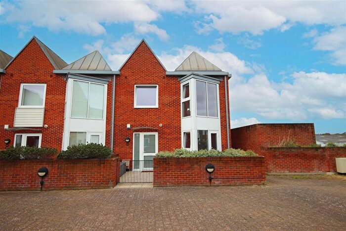2 Bedroom Terraced House To Rent In Ainslie Place, Lymington, SO41