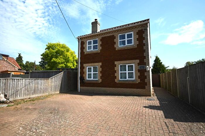 4 Bedroom Detached House For Sale In Water Lane, Blackborough End, King's Lynn, PE32