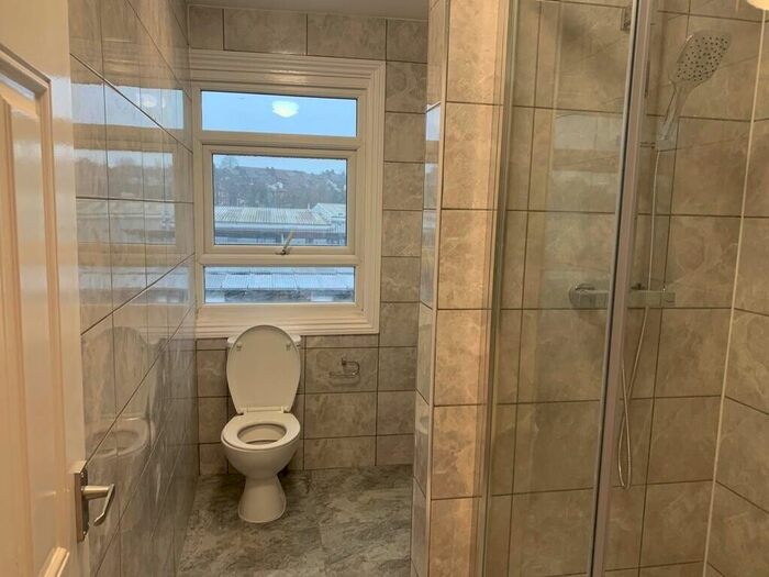 2 Bedroom Flat To Rent In Norwood High St, Norwood SE27