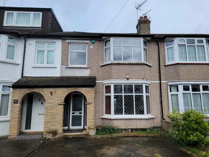 3 Bedroom Terraced House To Rent In Dorchester Avenue, Palmers Green, N13