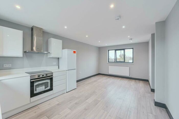 1 Bedroom Flat To Rent In Silkstream Parade, , Edgware, HA8