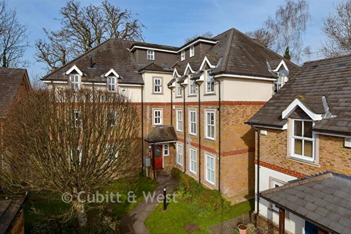 3 Bedroom Flat For Sale In Church Paddock Court, Wallington, Surrey, SM6