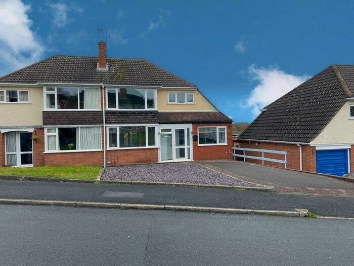 3 Bedroom Semi-Detached House To Rent In Wrekin Drive, Stourbridge, DY9